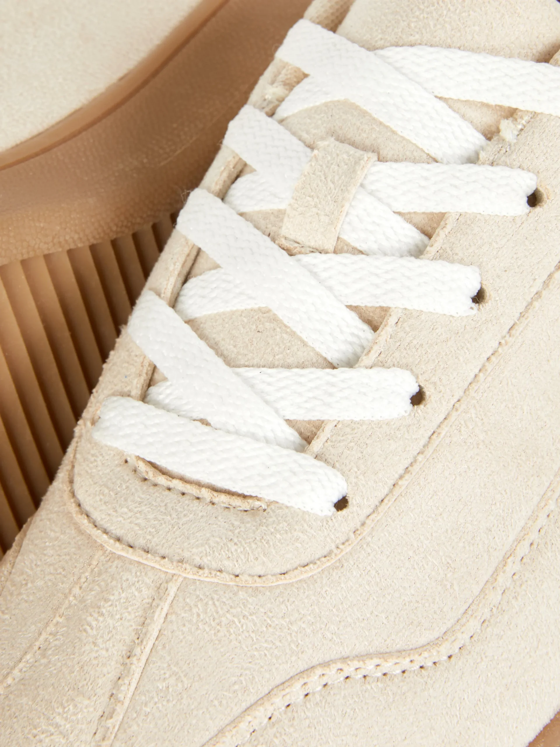 Discount Primark Baskets Basses à Semelle En Gomme Beige