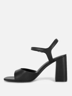 Sale Primark Chaussures à Talons Carrés Et Bride Incurvée Coupe Large Noir