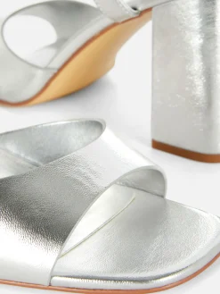 Primark Chaussures à Talons Carrés Et Bride Incurvée Coupe Large Argent