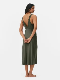 Primark Nuisette Mi-longue En Satin à Finitions En Dentelle Kaki