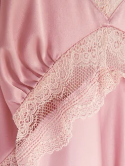 Sale Primark Nuisette Mi-longue En Satin à Finitions En Dentelle Rose